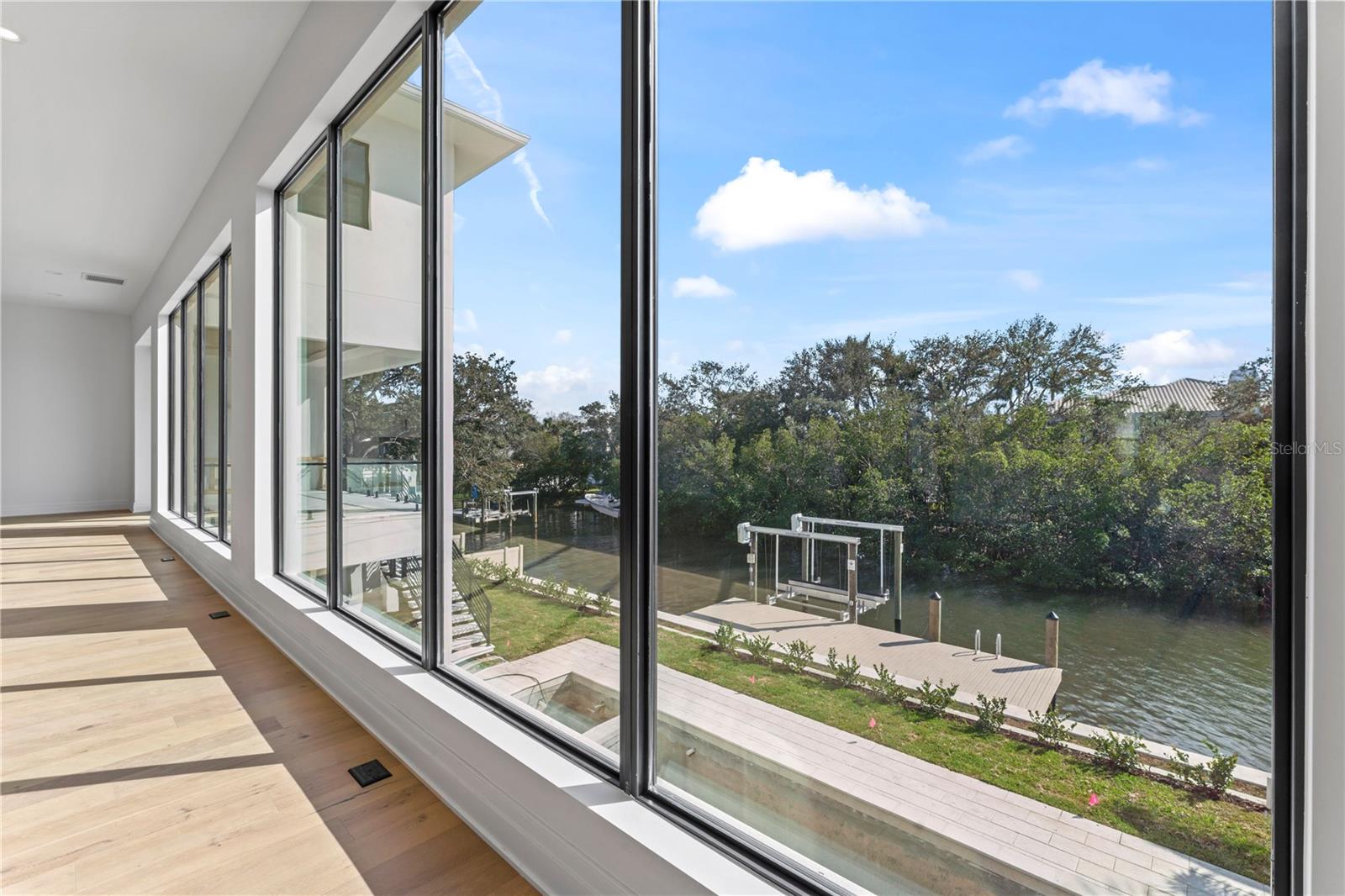 CAROL SHORES - Residential