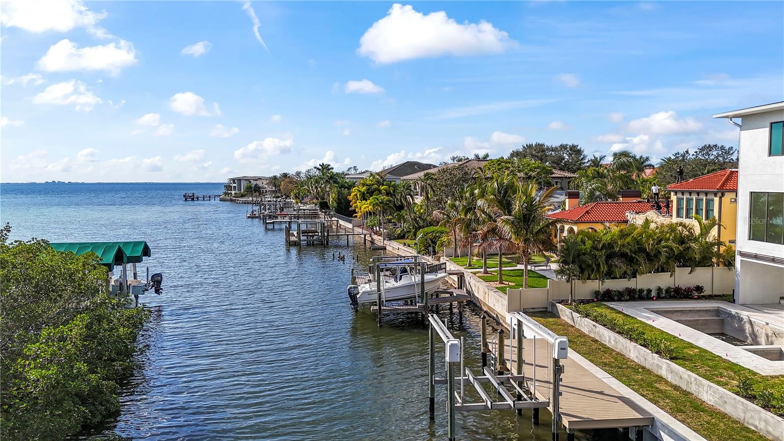 CAROL SHORES - Residential