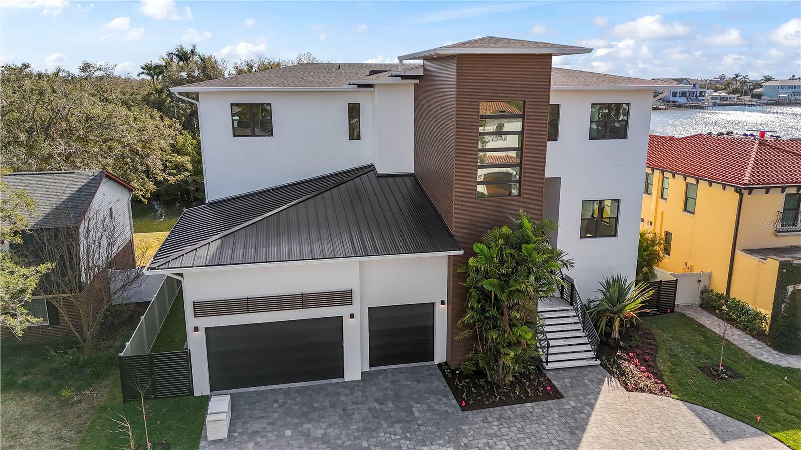 CAROL SHORES - Residential