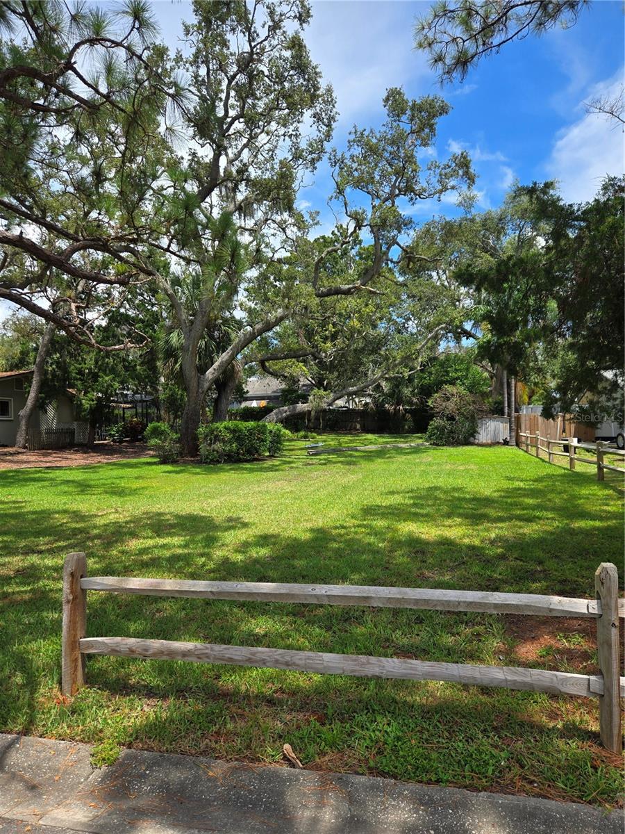 236 PINECREST DRIVE