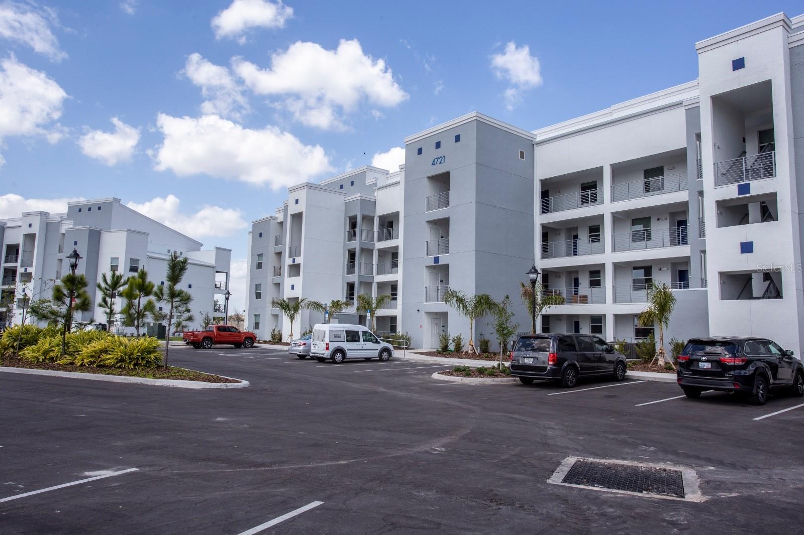 THE TERRACES AT STOREY LAKE CONDO 1 PH 1 - Residential