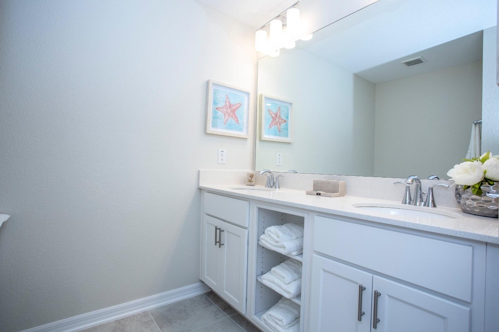 THE TERRACES AT STOREY LAKE CONDO 1 PH 1 - Residential