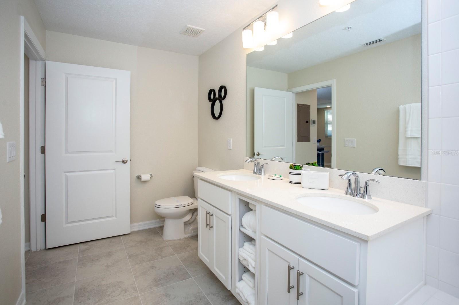 THE TERRACES AT STOREY LAKE CONDO 1 PH 1 - Residential