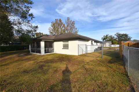 A home in LAKELAND