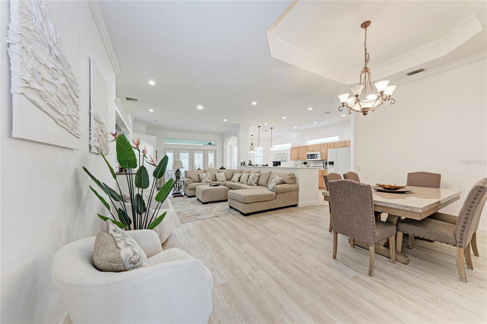 PALISADES AT PALMER RANCH - Residential Lease