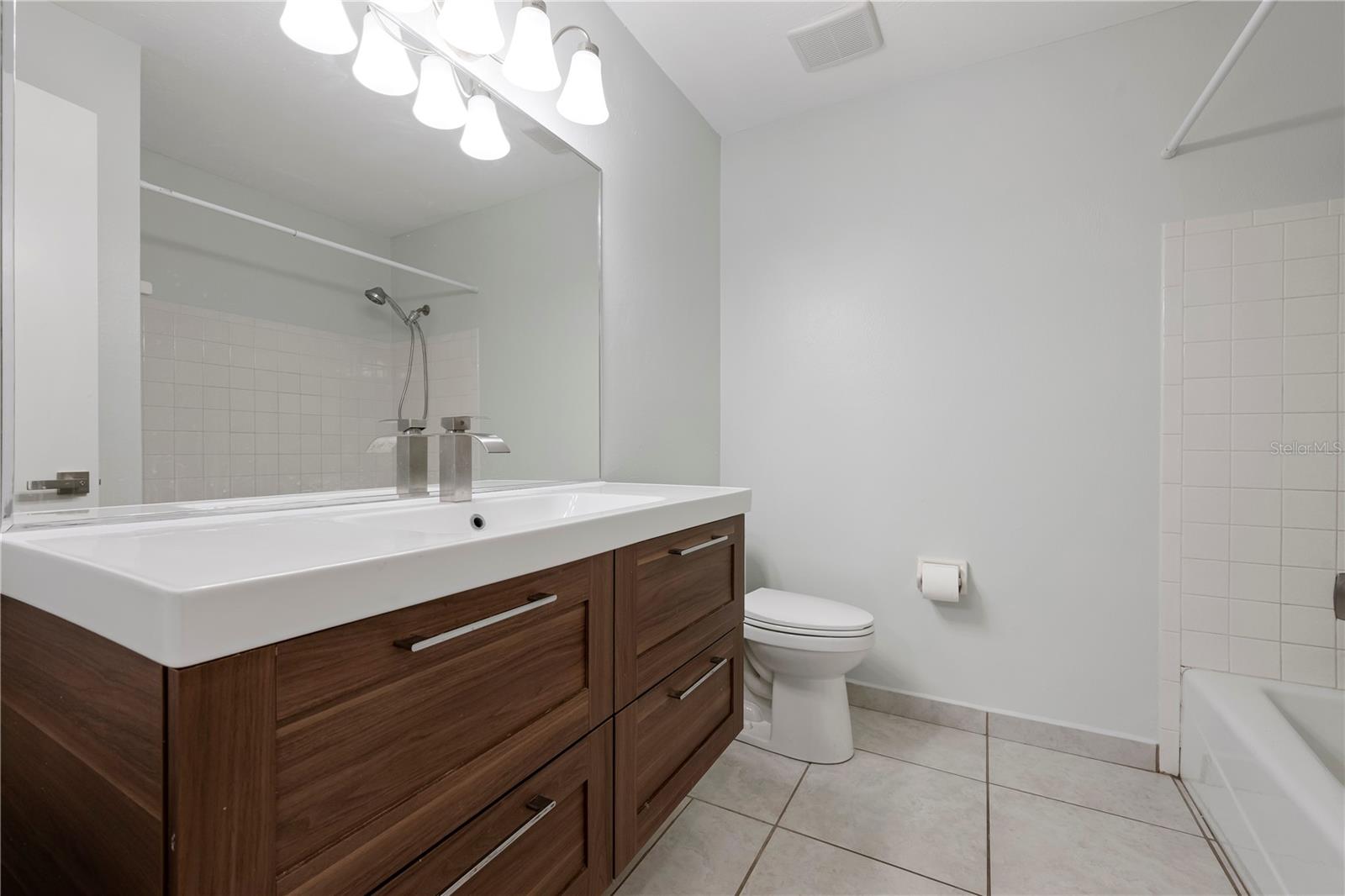 RIDGEWOOD ESTATES 19TH ADD - Residential