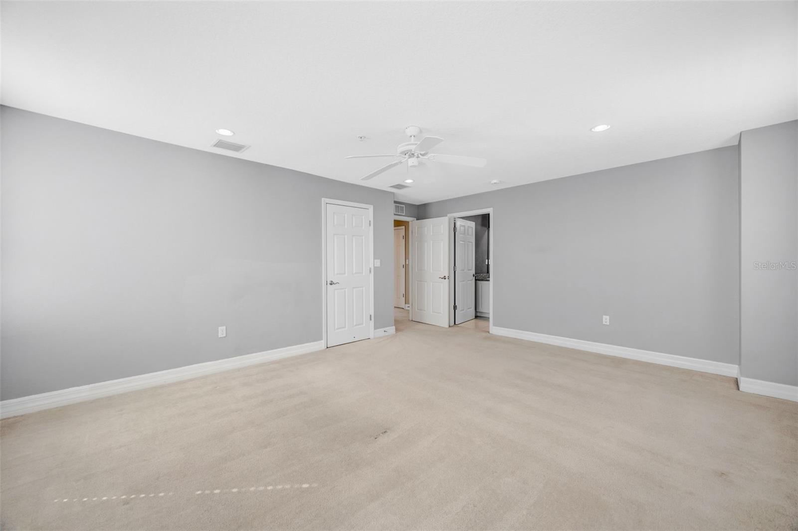 LEGACY PARK TWNHMS - Residential