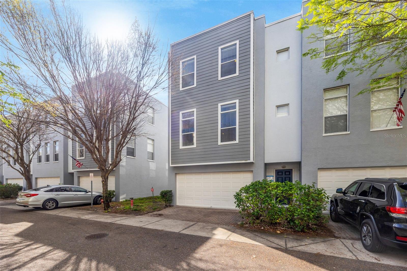 LEGACY PARK TWNHMS - Residential