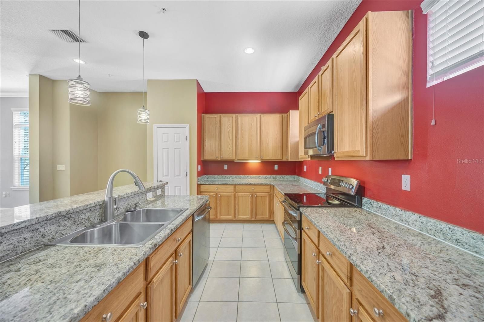 LEGACY PARK TWNHMS - Residential