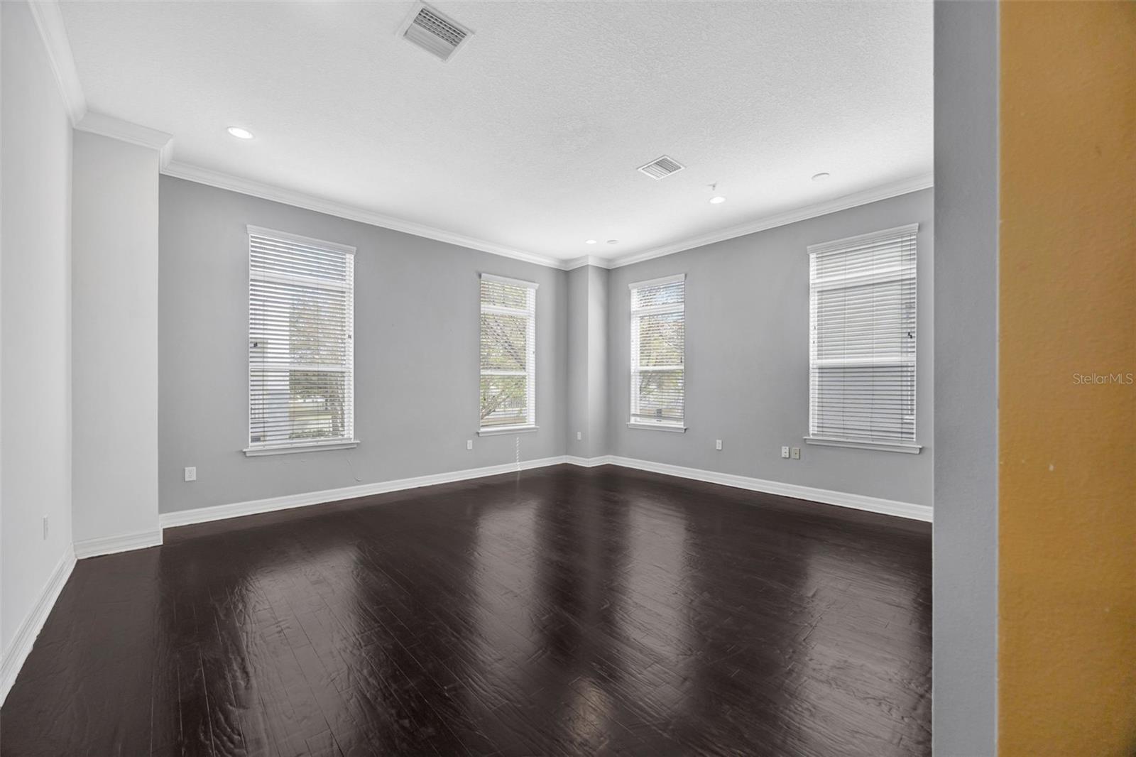 LEGACY PARK TWNHMS - Residential