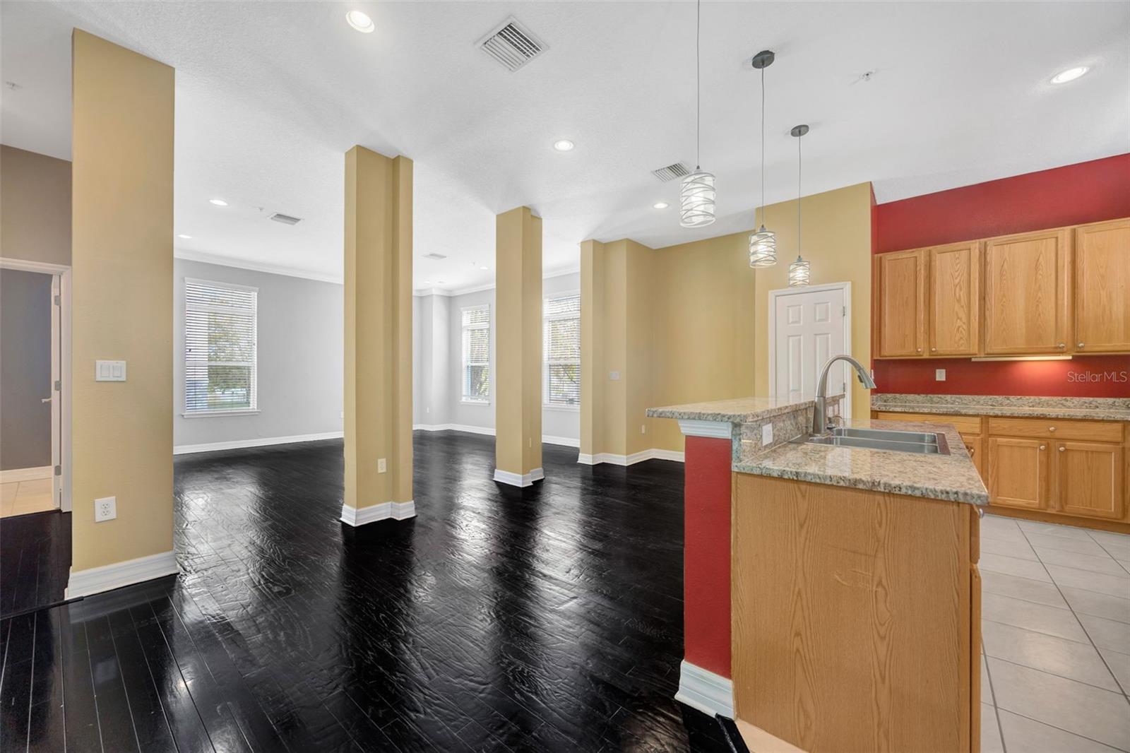 LEGACY PARK TWNHMS - Residential