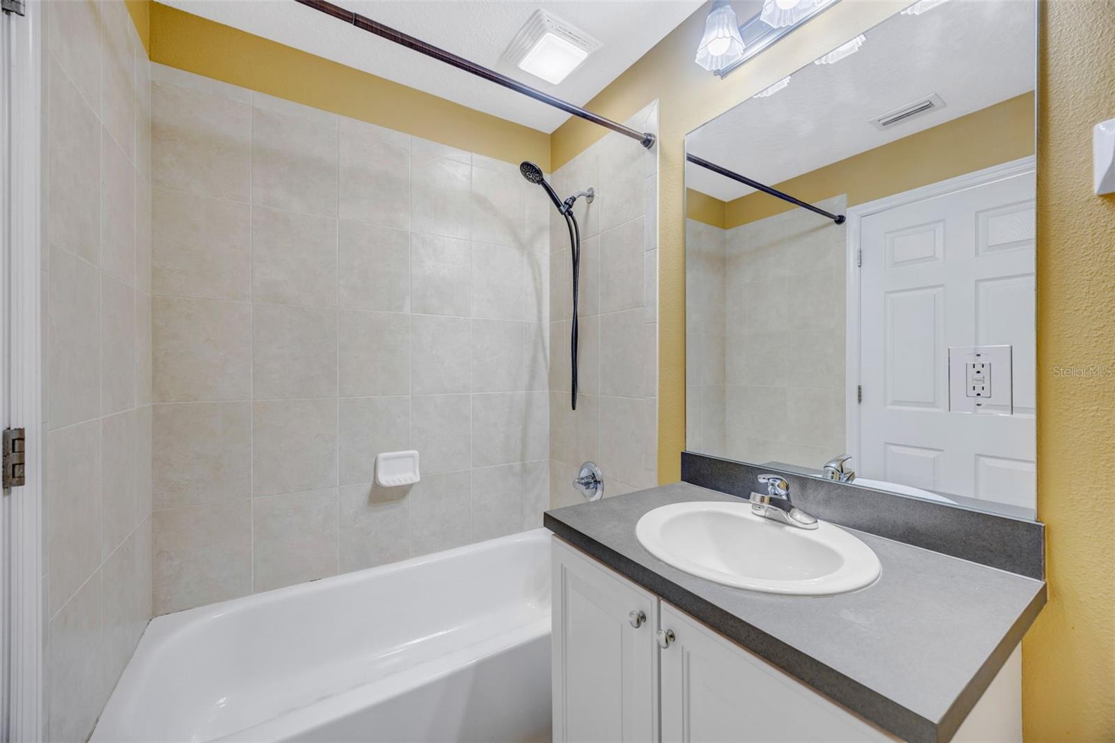 LEGACY PARK TWNHMS - Residential