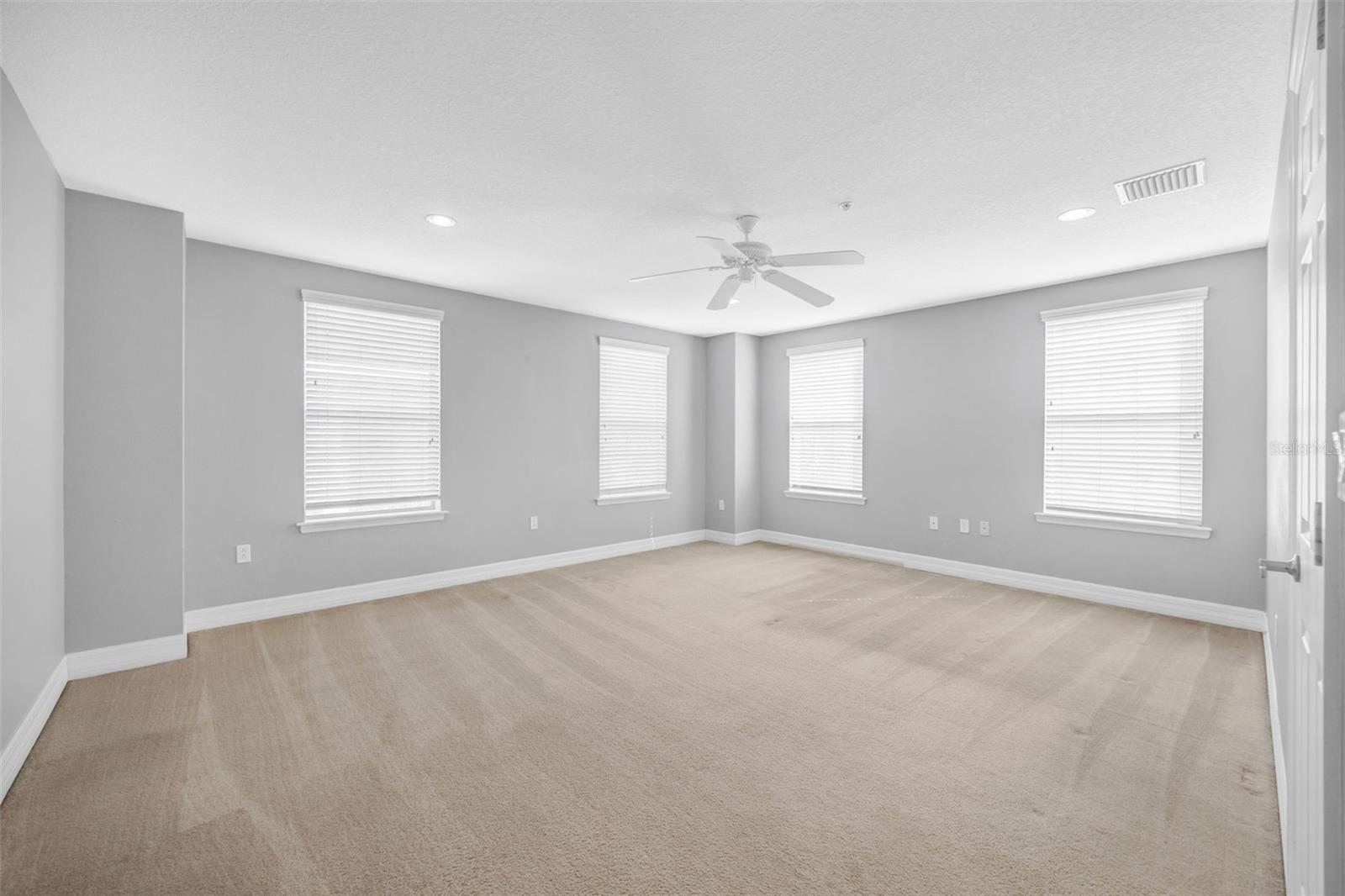 LEGACY PARK TWNHMS - Residential