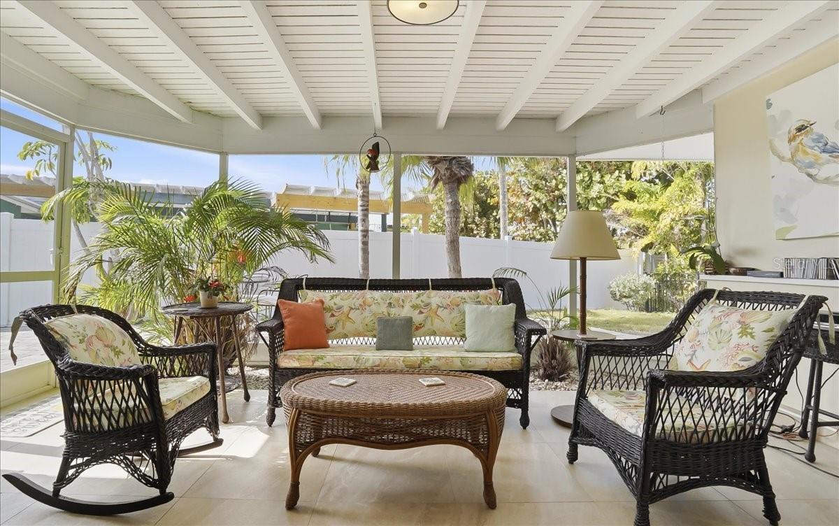 HOLMES BEACH 34TH UNIT - Residential