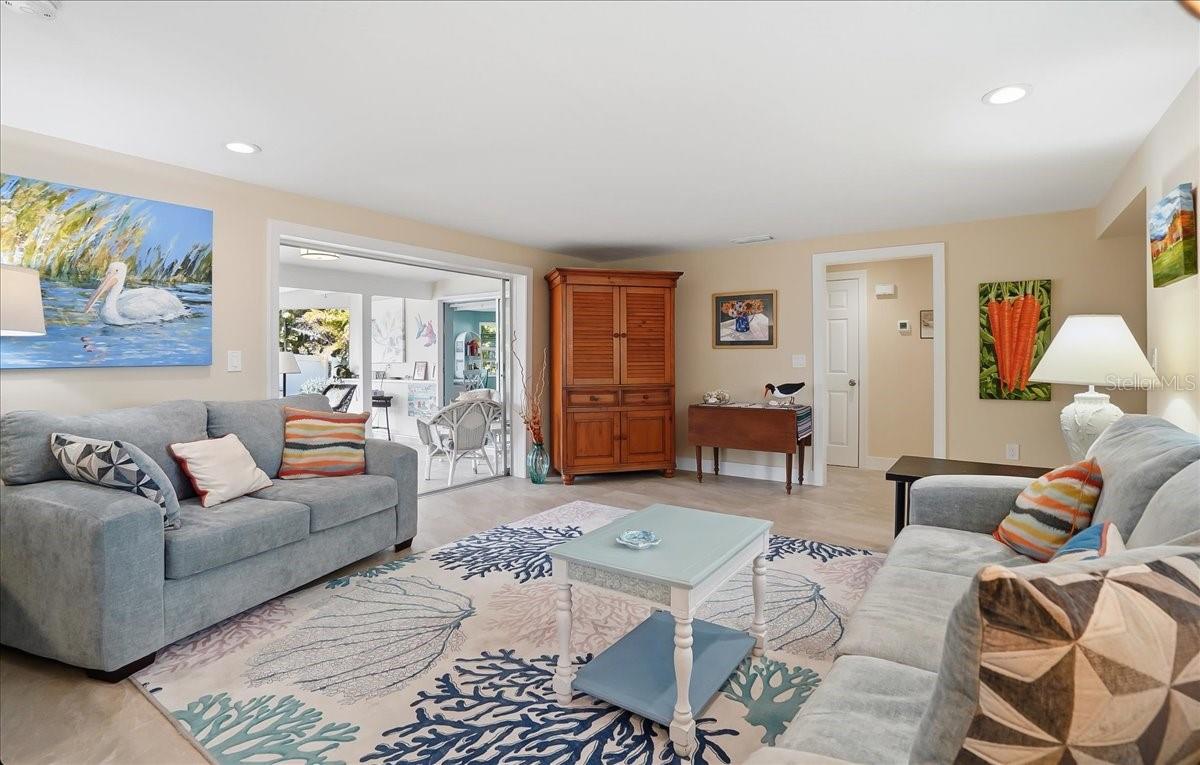 HOLMES BEACH 34TH UNIT - Residential