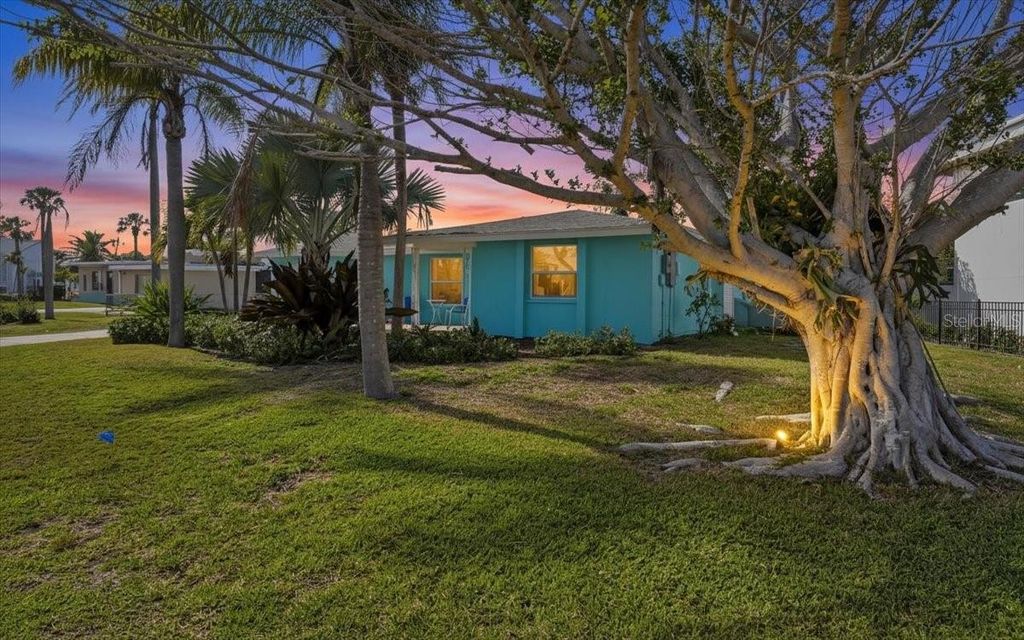 Photo of 204 84th Street, Holmes Beach, FL 34217 (MLS # A4683132)