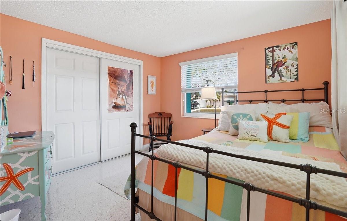 HOLMES BEACH 34TH UNIT - Residential