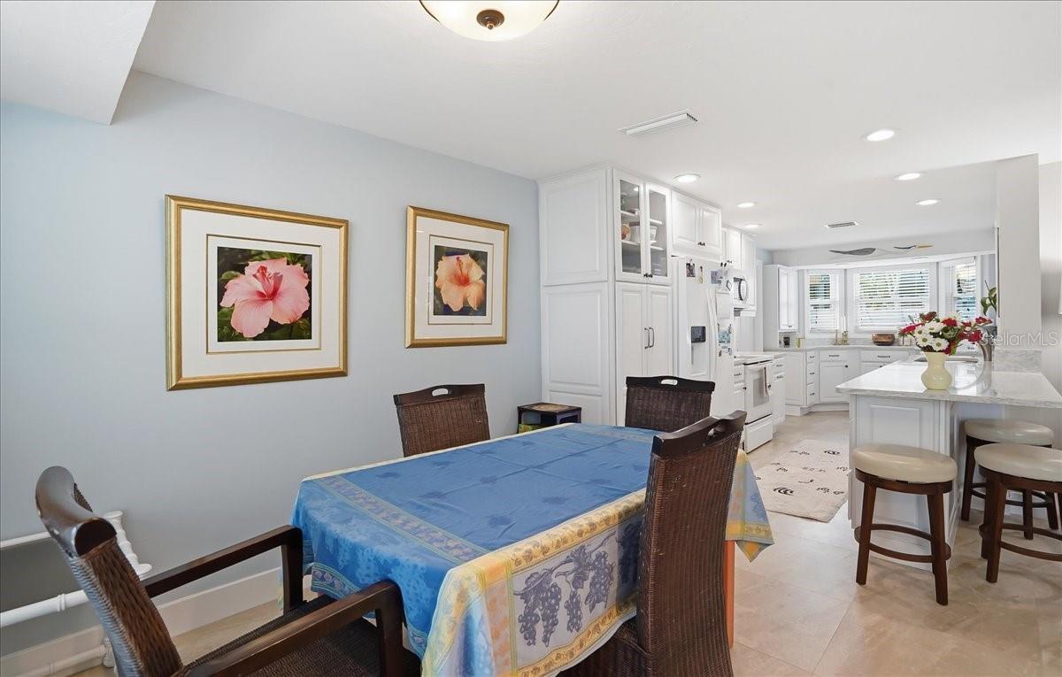 HOLMES BEACH 34TH UNIT - Residential