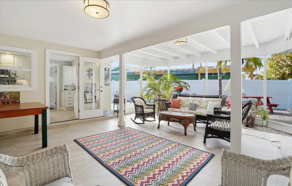 HOLMES BEACH 34TH UNIT - Residential