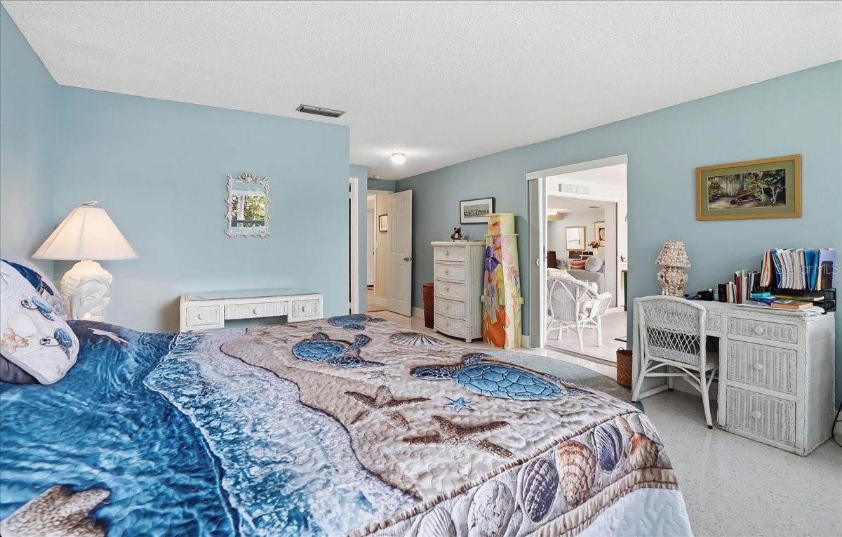 HOLMES BEACH 34TH UNIT - Residential