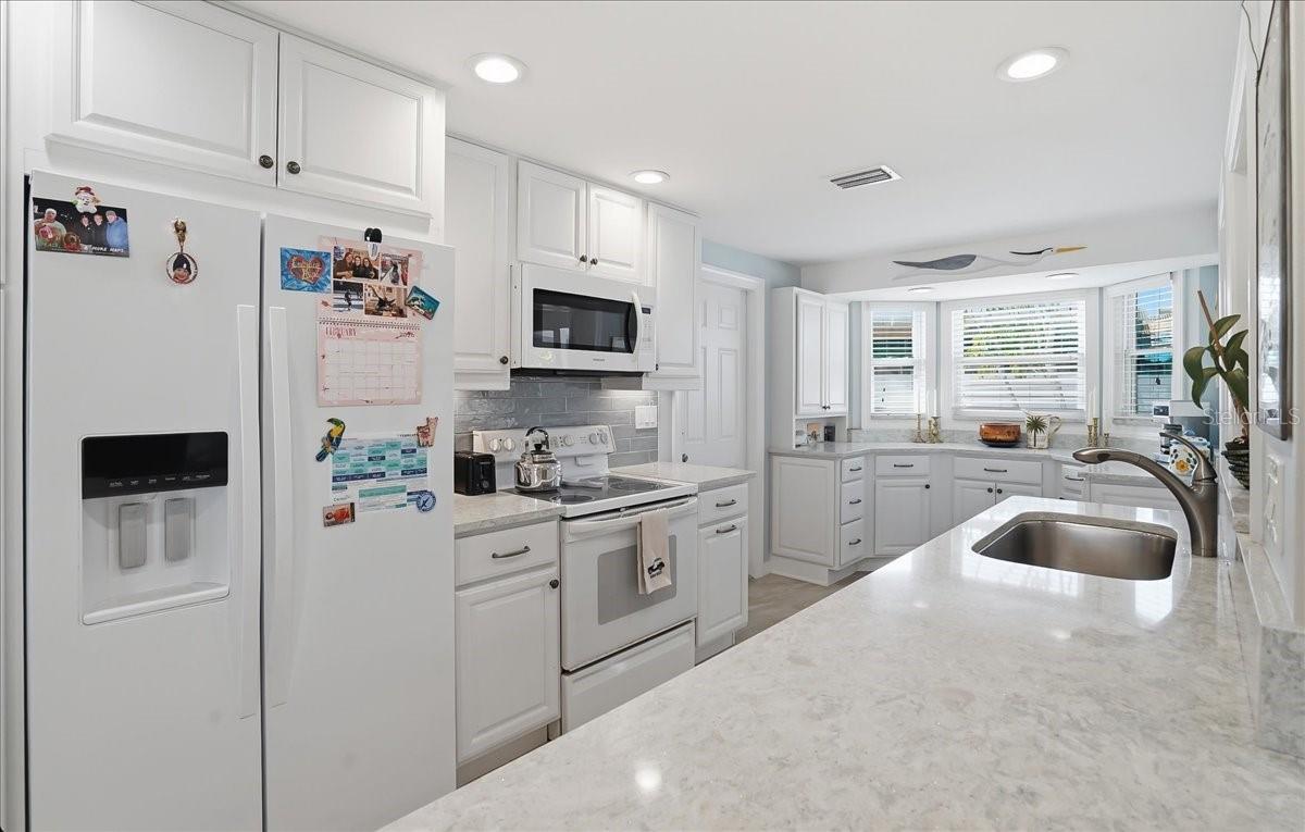 HOLMES BEACH 34TH UNIT - Residential