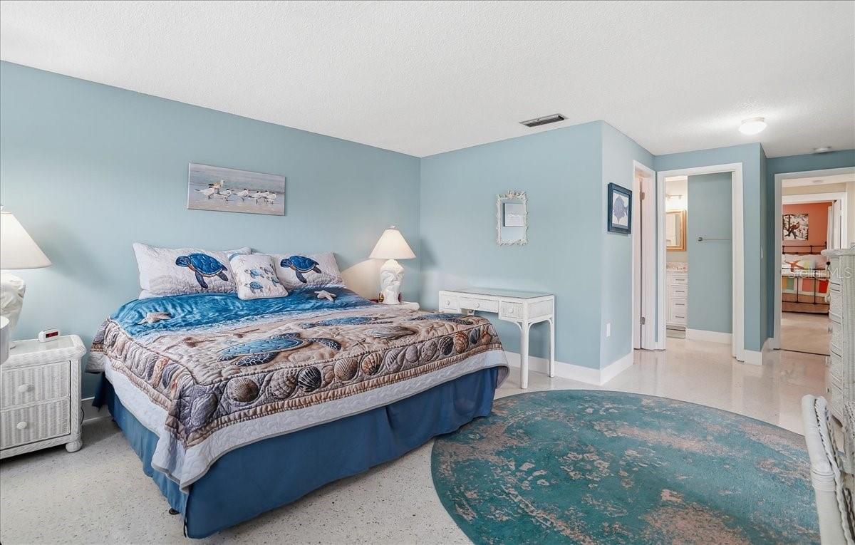 HOLMES BEACH 34TH UNIT - Residential