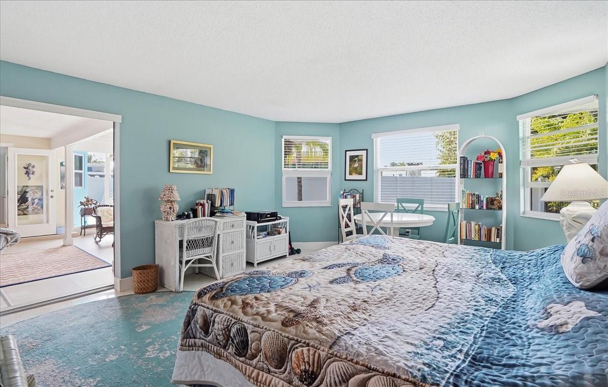 HOLMES BEACH 34TH UNIT - Residential