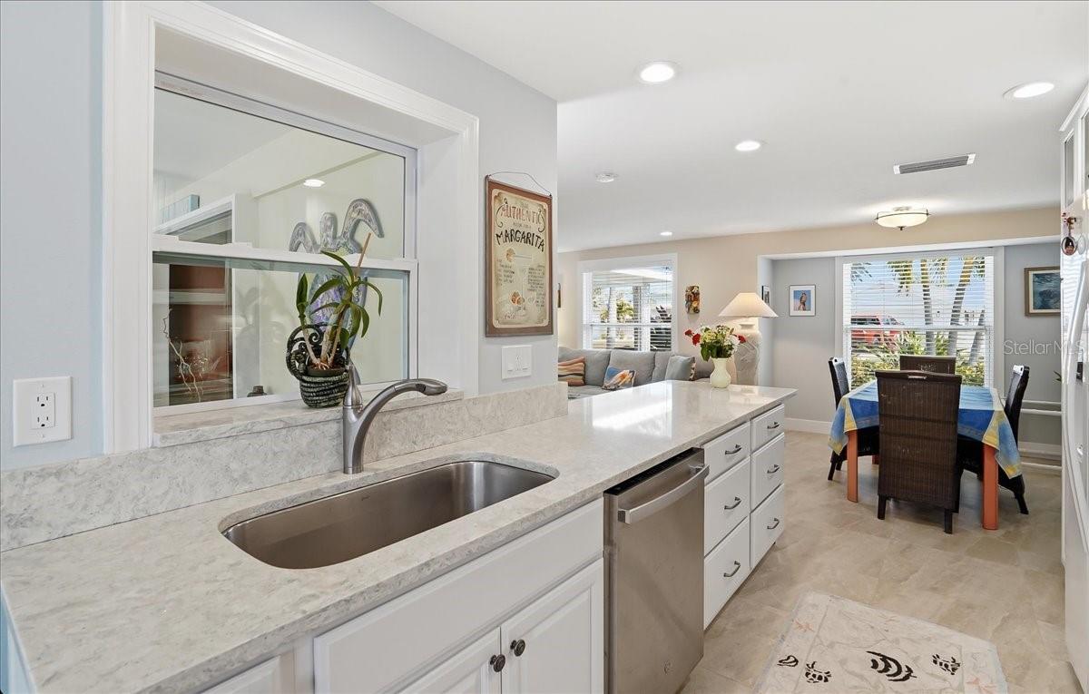 HOLMES BEACH 34TH UNIT - Residential