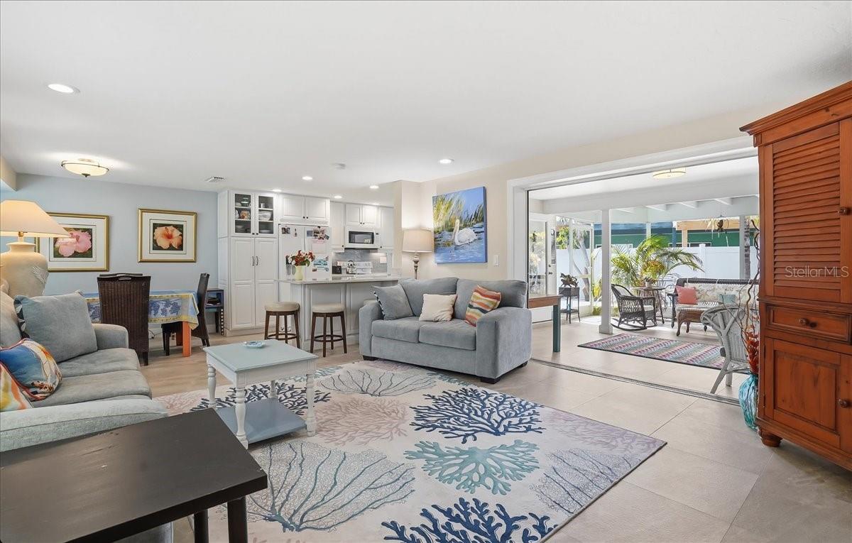 HOLMES BEACH 34TH UNIT - Residential