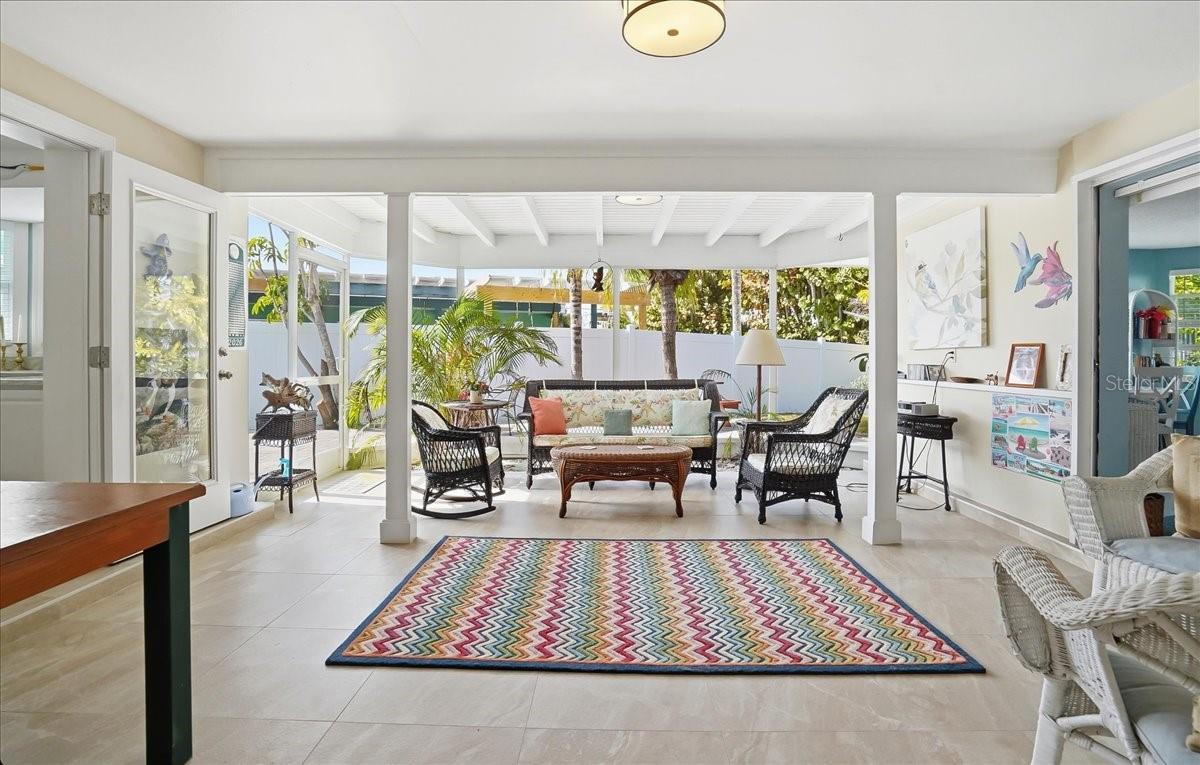 HOLMES BEACH 34TH UNIT - Residential