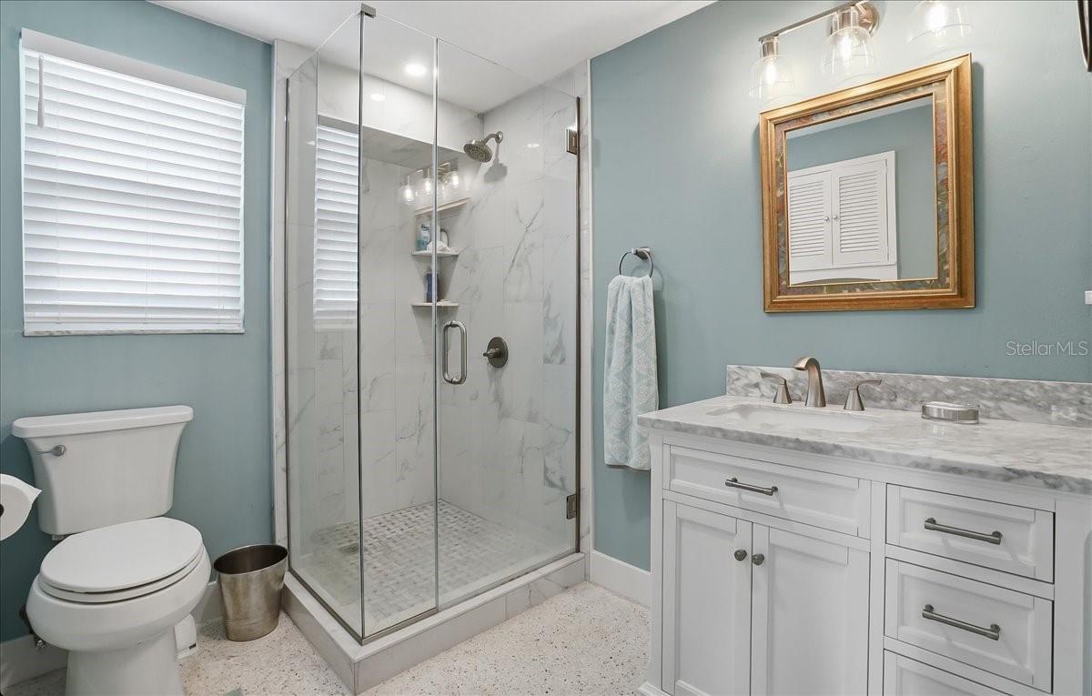 HOLMES BEACH 34TH UNIT - Residential