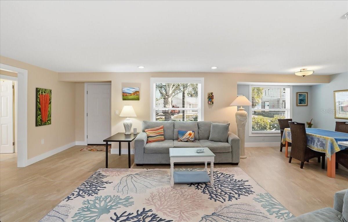 HOLMES BEACH 34TH UNIT - Residential