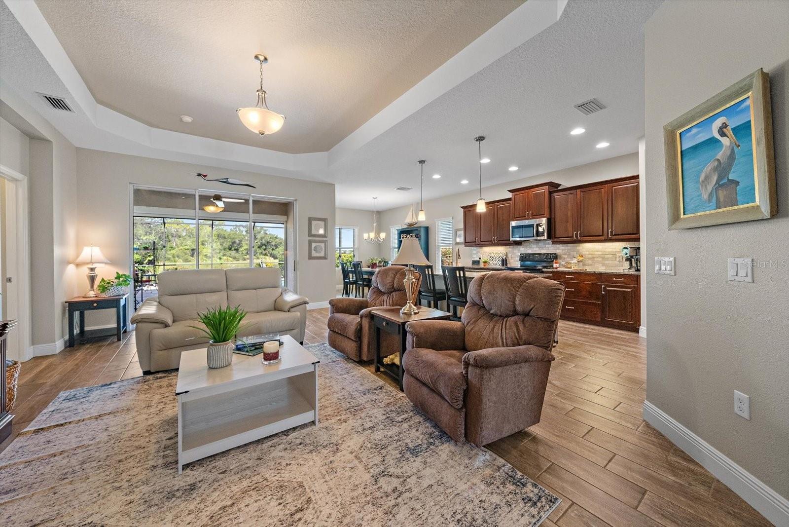 4716 CREEKRIDGE COURT