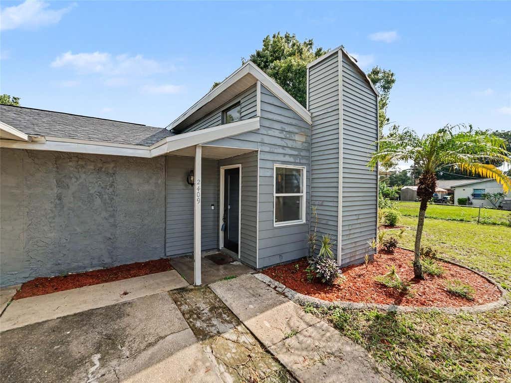 Photo of 2409 11th Avenue SE, Ruskin, FL 33570 (MLS # TB8538287)