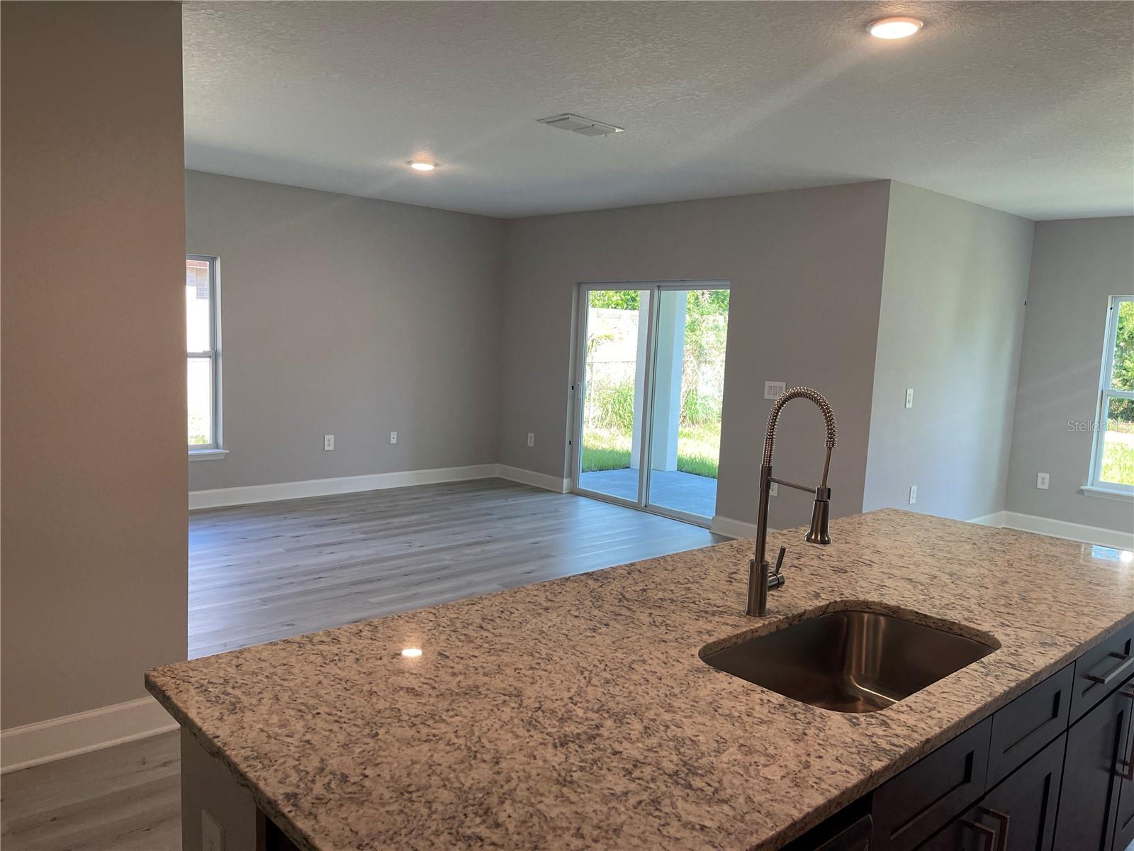 DUNDEE - Residential