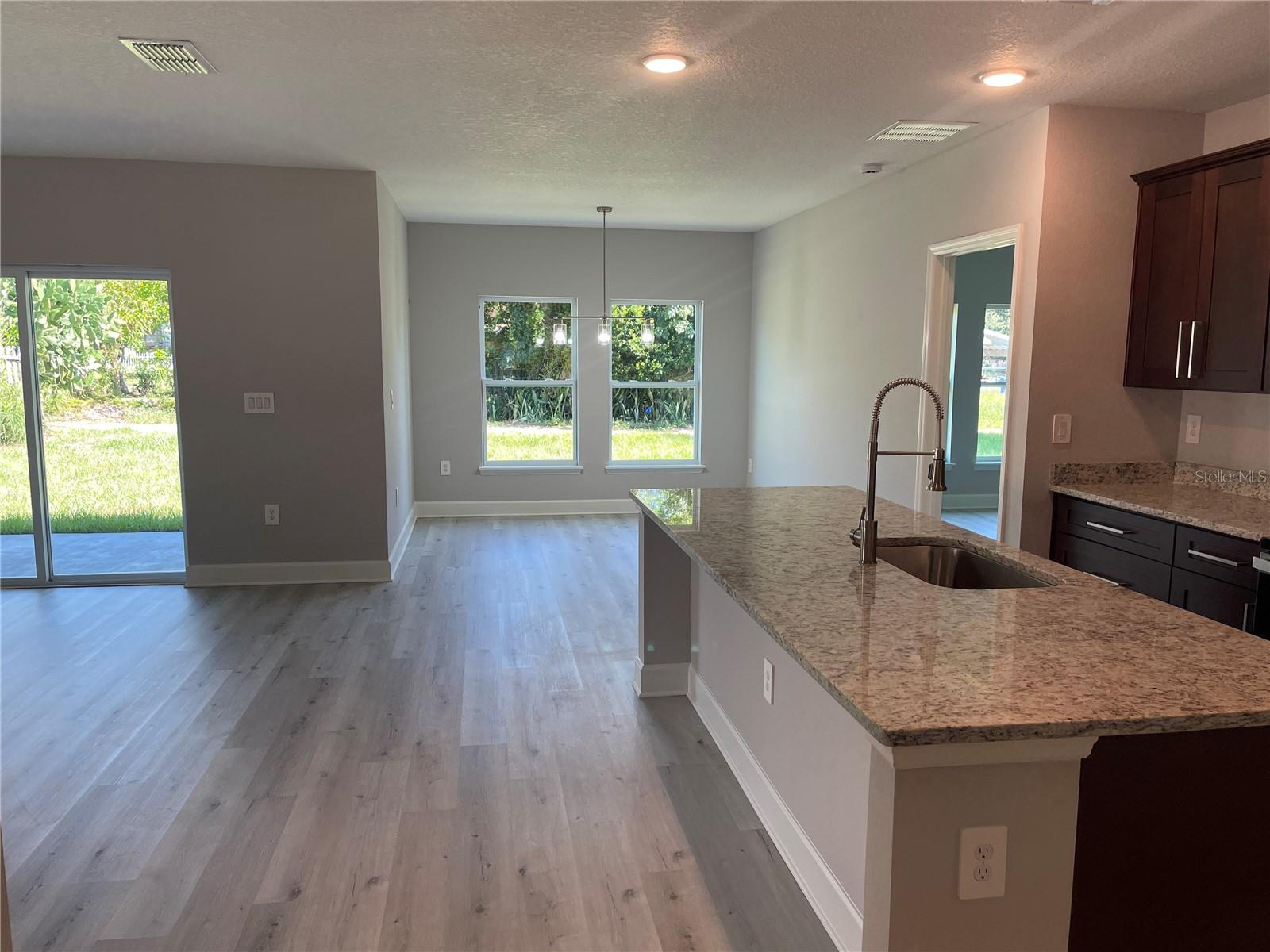 DUNDEE - Residential