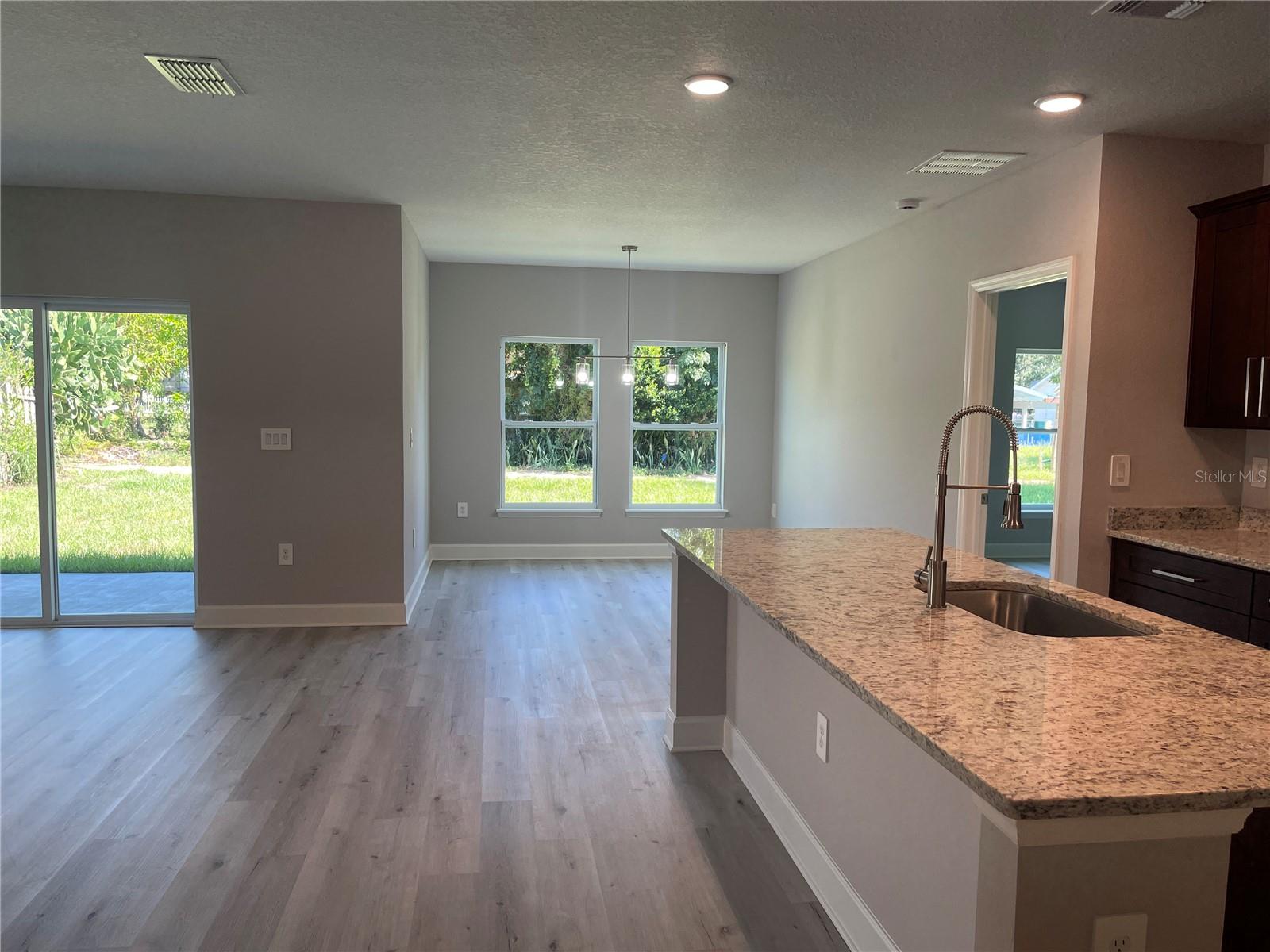 DUNDEE - Residential