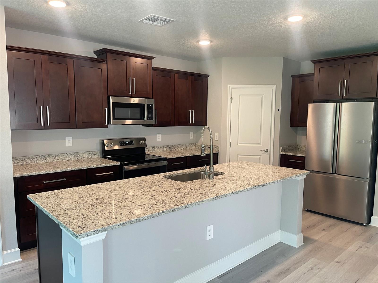 DUNDEE - Residential