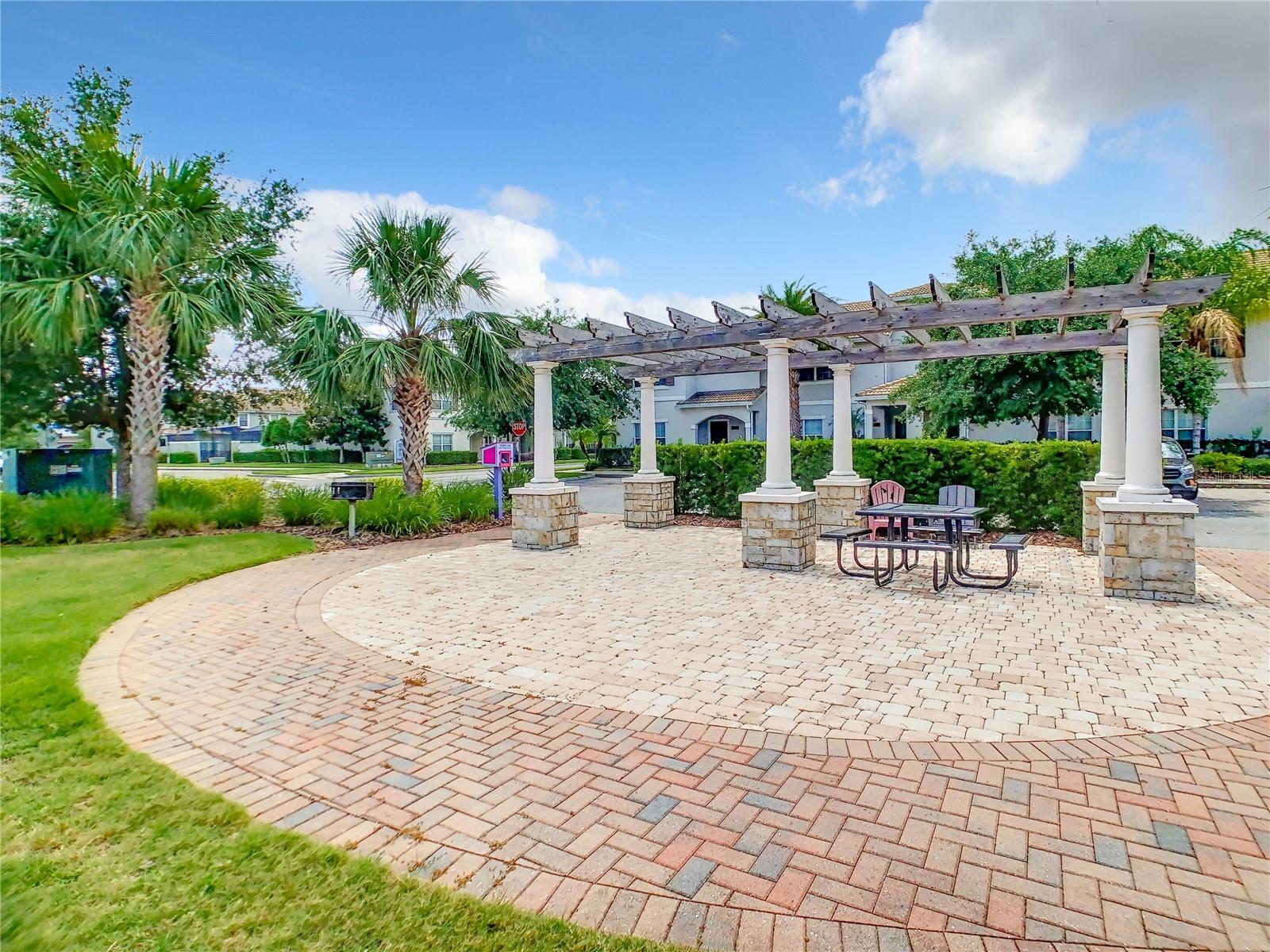 STOREY LAKE - Residential