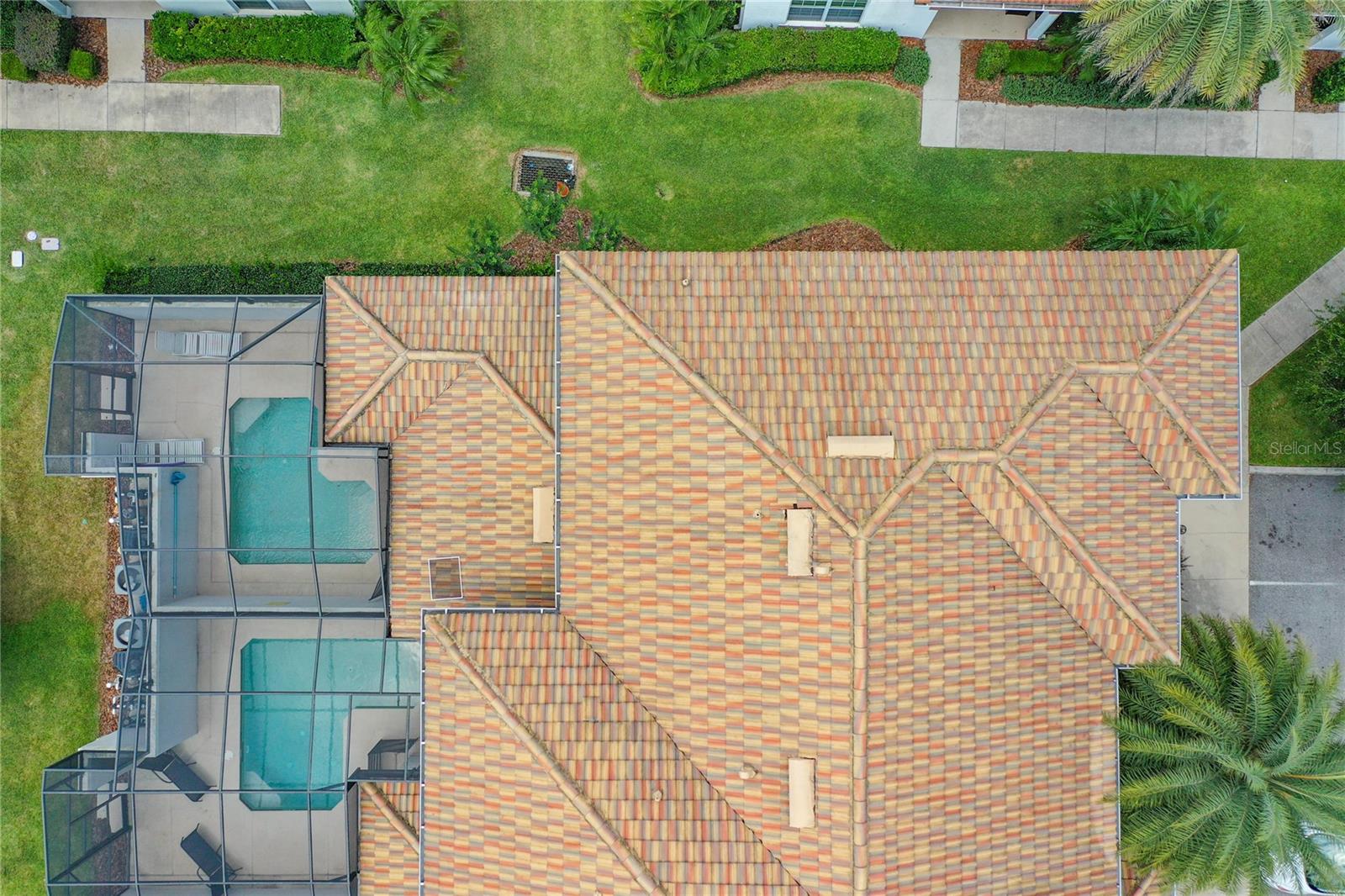 STOREY LAKE - Residential