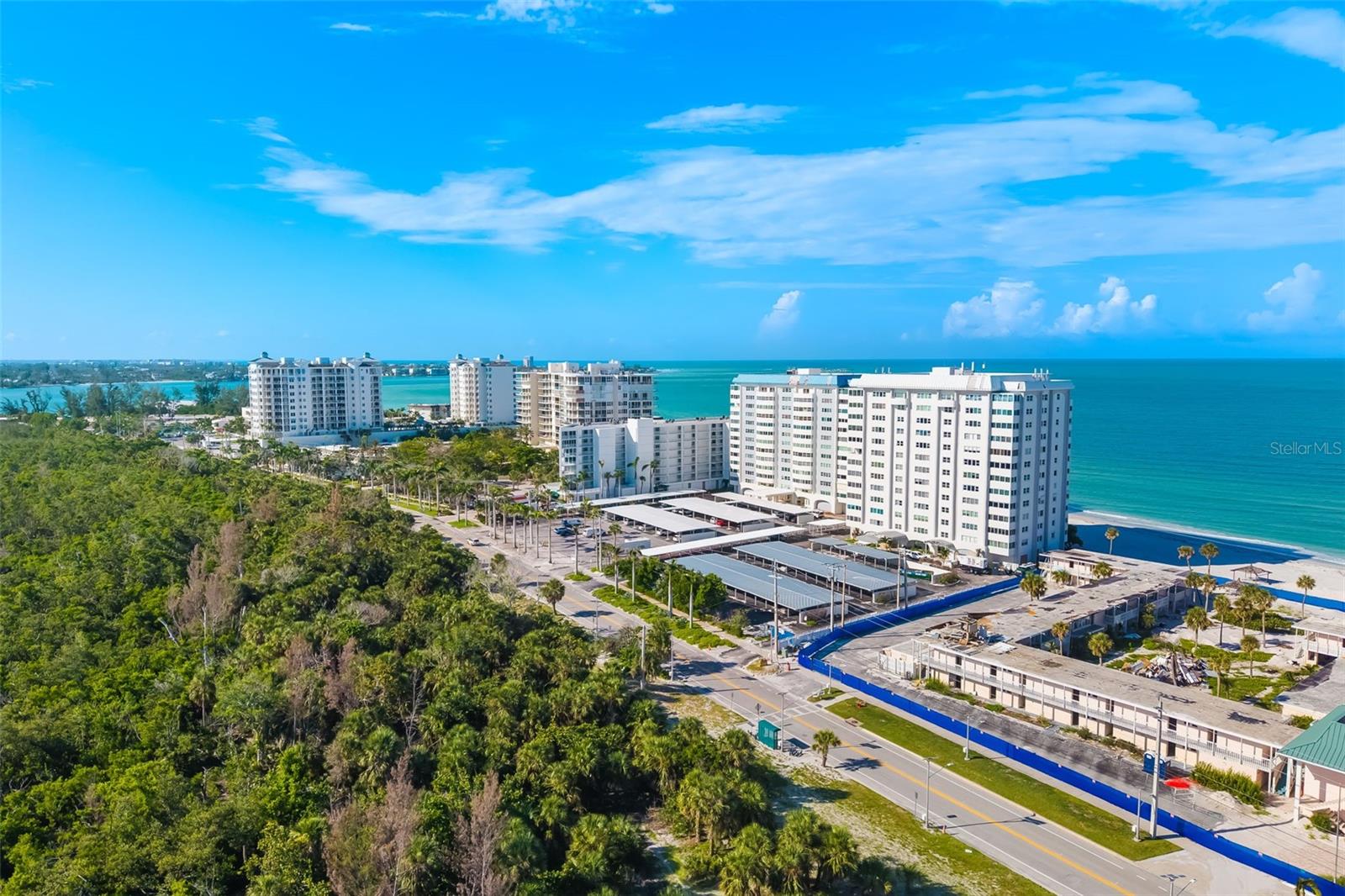 LIDO HARBOUR TOWERS - Residential