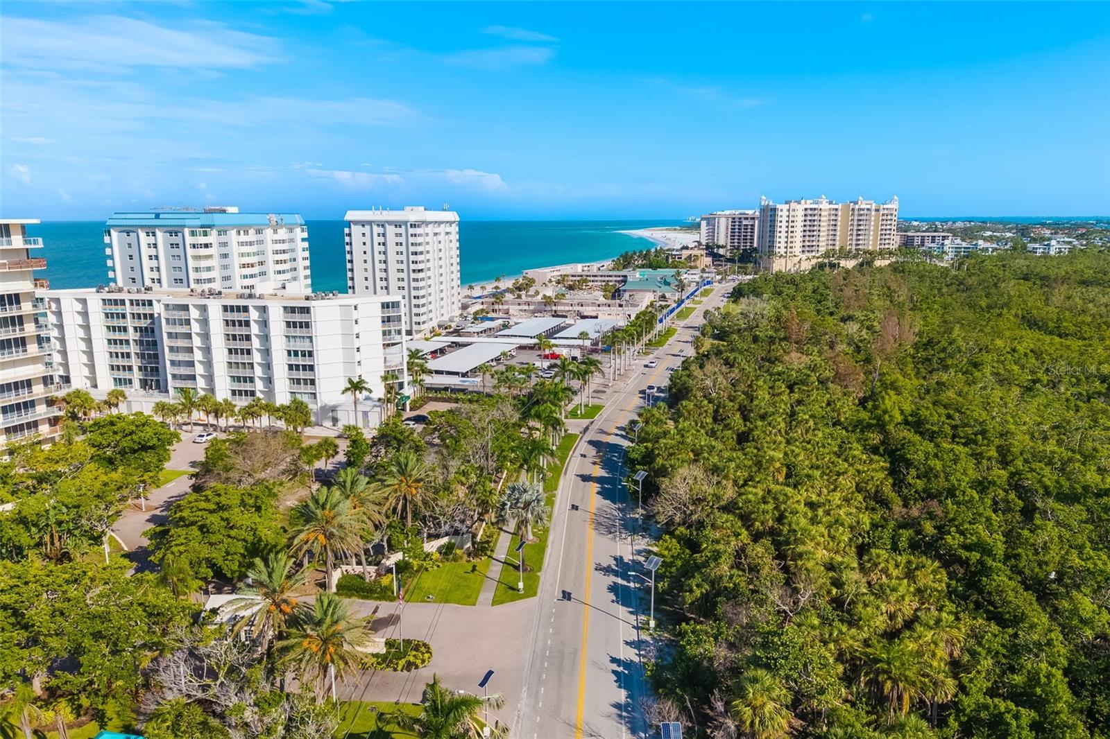 LIDO HARBOUR TOWERS - Residential