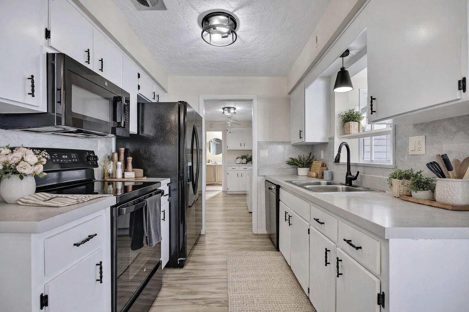 BEVERLY HILLS UNIT 05 - Residential