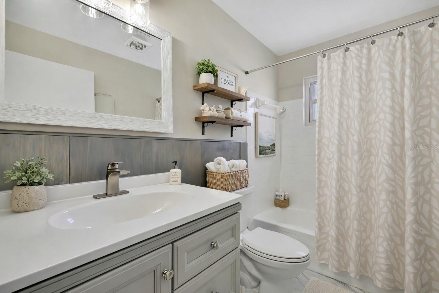 BEVERLY HILLS UNIT 05 - Residential