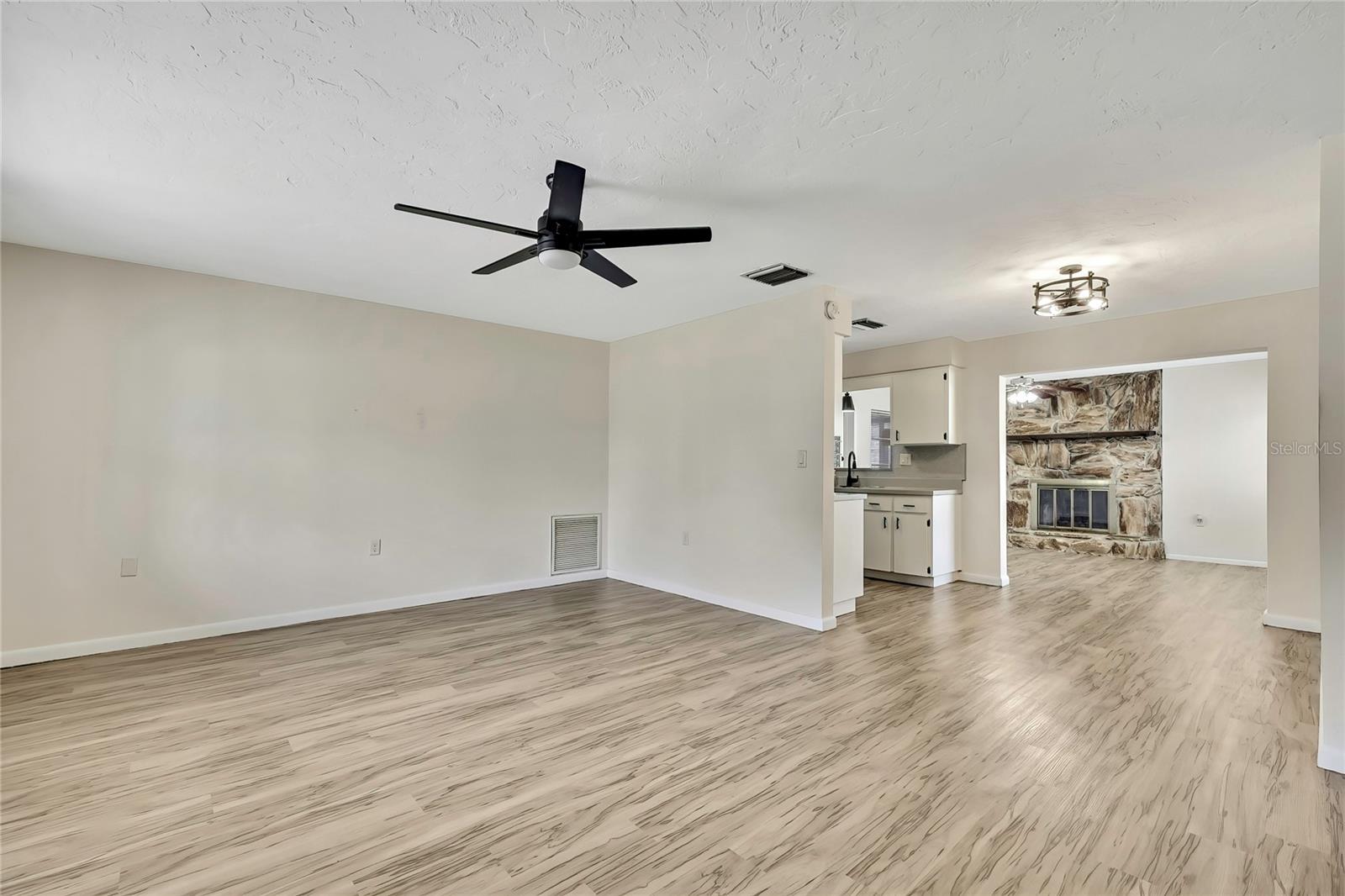 BEVERLY HILLS UNIT 05 - Residential