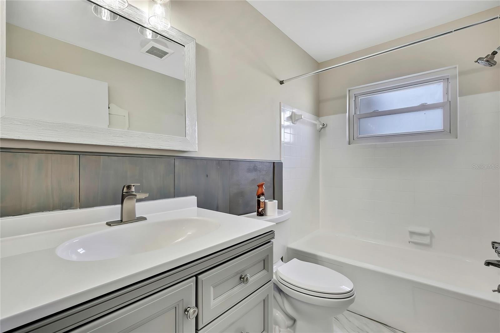 BEVERLY HILLS UNIT 05 - Residential