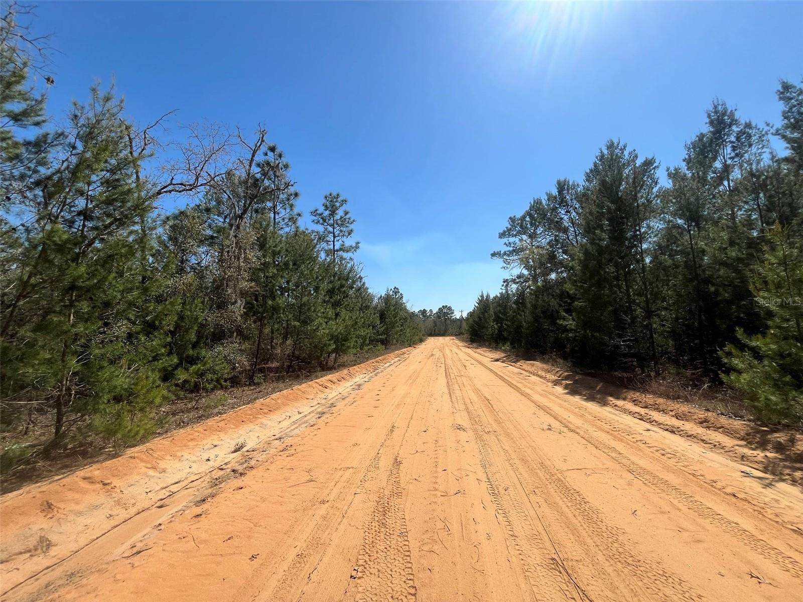 INTERLACHEN LAKES ESTATES - Land