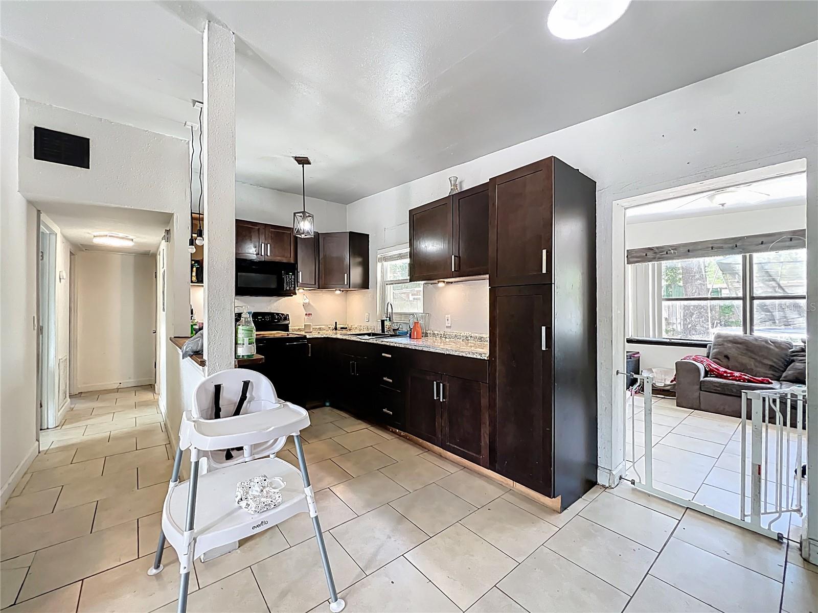 PEACH LAKE MANOR - Residential