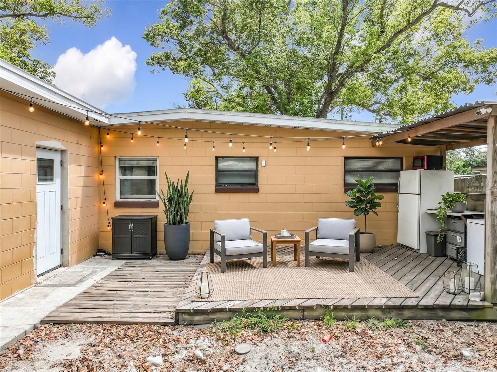 PEACH LAKE MANOR - Residential