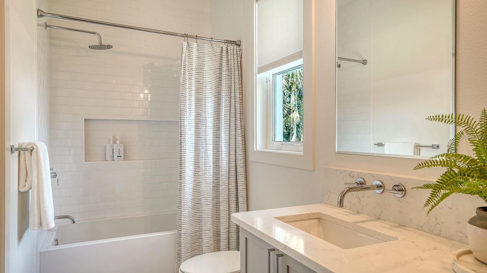 1206 - AQUALANE ESTATES 3RD UNIT - Residential